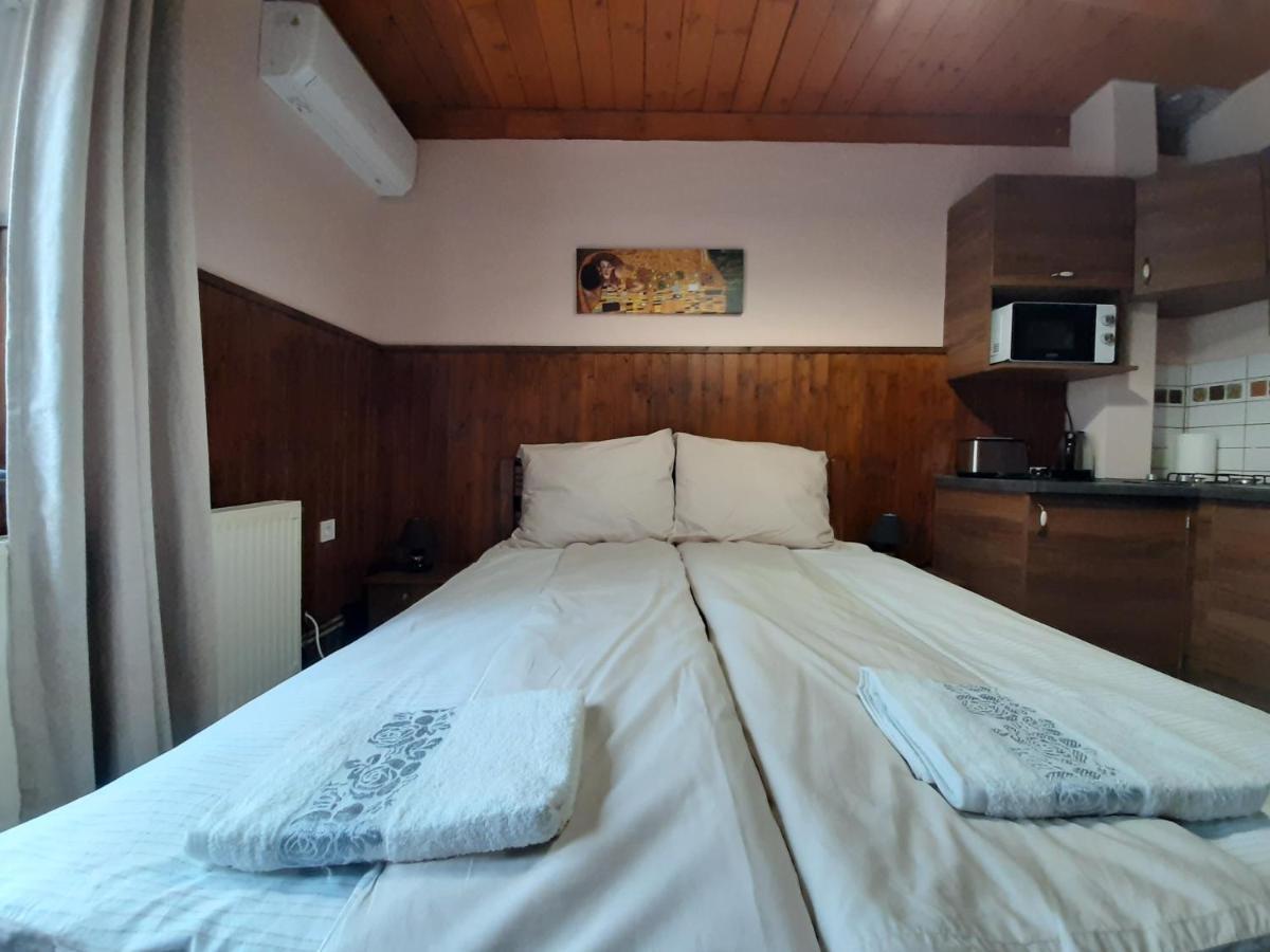 Egniss Apartman Bogacs Ngoại thất bức ảnh